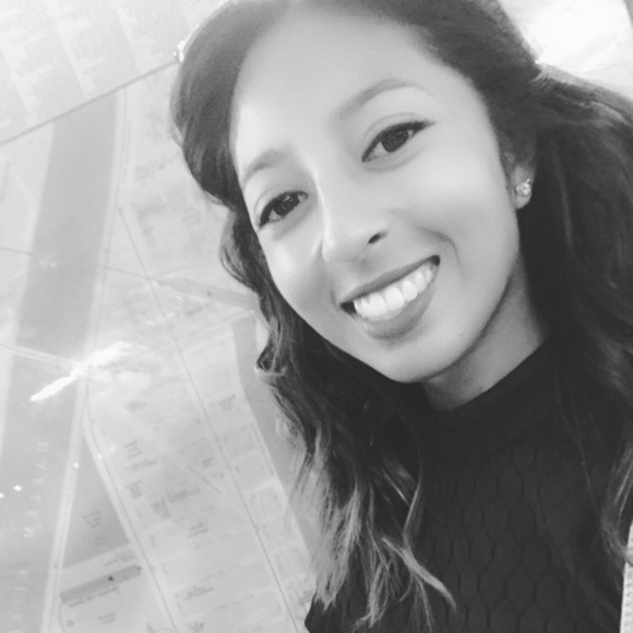 ☀️Meet your Posher☀️ - Picture 3 of 6